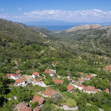 Semesterbostad Toutounis House Kazaviti