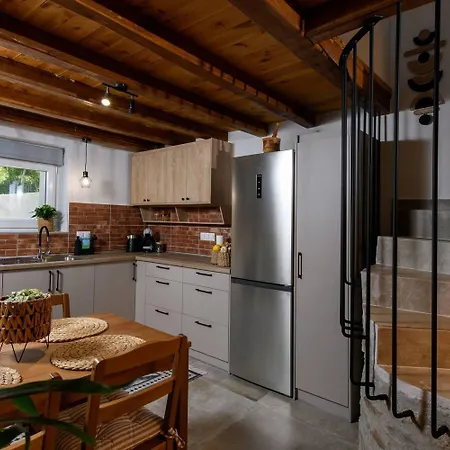 Toutounis House Kazaviti *