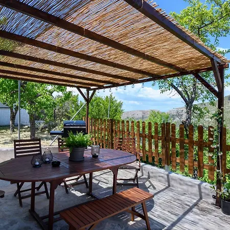 Toutounis House Kazaviti 度假居