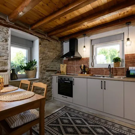 Toutounis House Kazaviti 度假居 *
