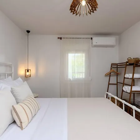 Toutounis House Kazaviti 度假居 *