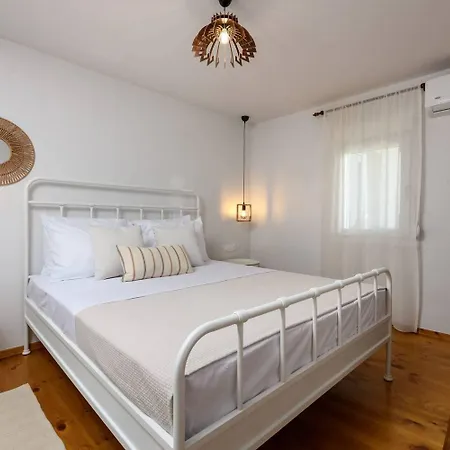 Toutounis House Kazaviti *